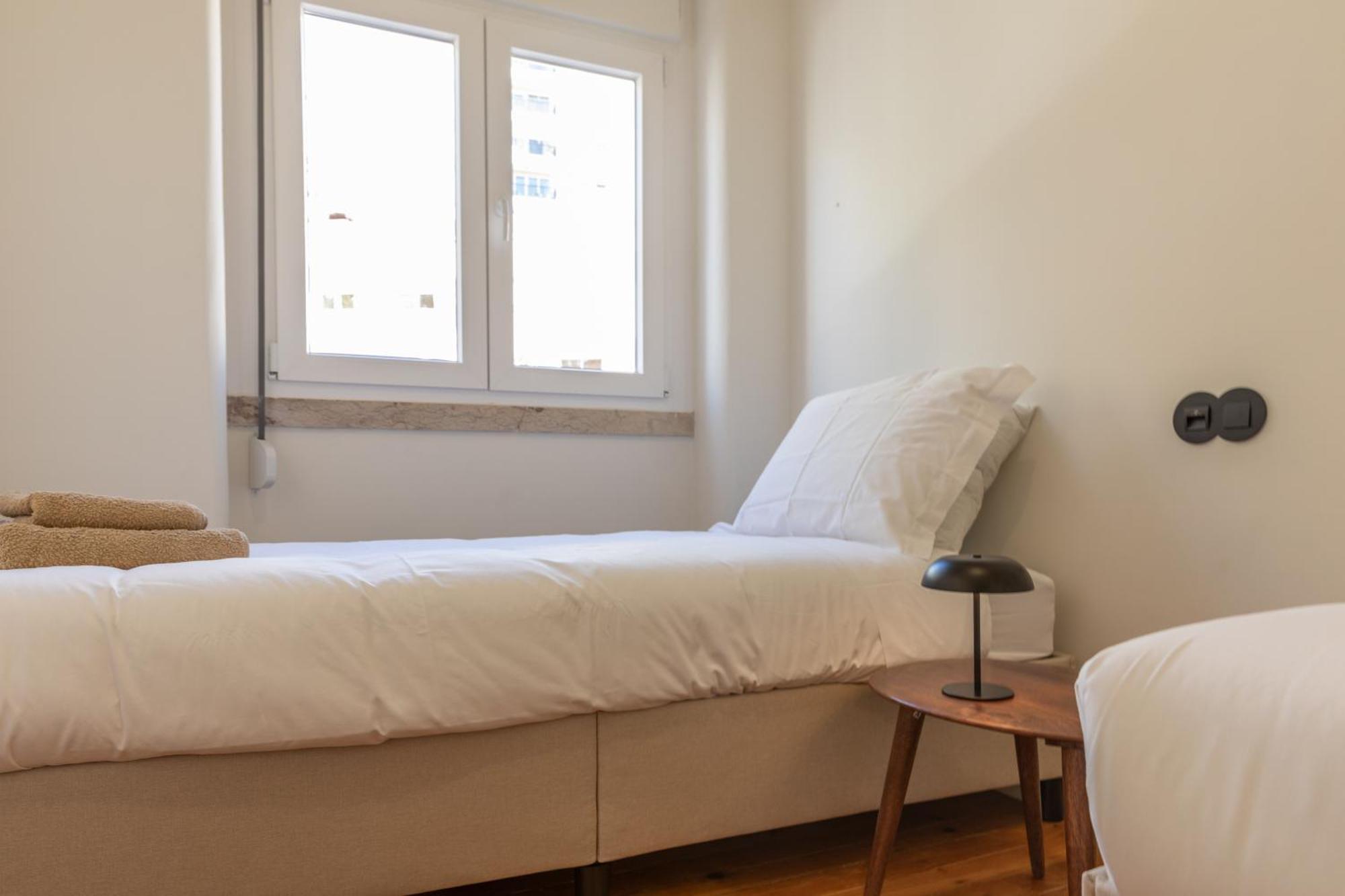 Alvalade 58 - Charming 2 Bedroom Apartment With Ac Near The Airport And City Center Lisbon Exterior photo